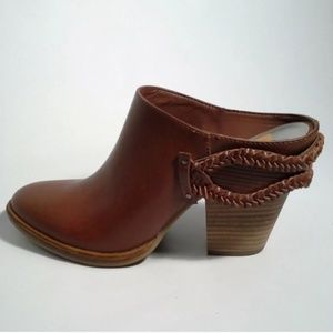 Dolce Vita Braided Stap mules